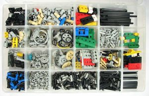 800px-LEGO_Technic_Bits